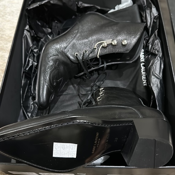 Boot season!!! NWT Saint Laurent western lace up ankle boots - Picture 4 of 5